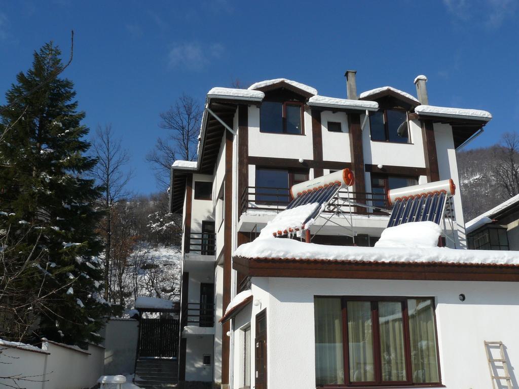 ホテル House Arirang Cherni Osum エクステリア 写真